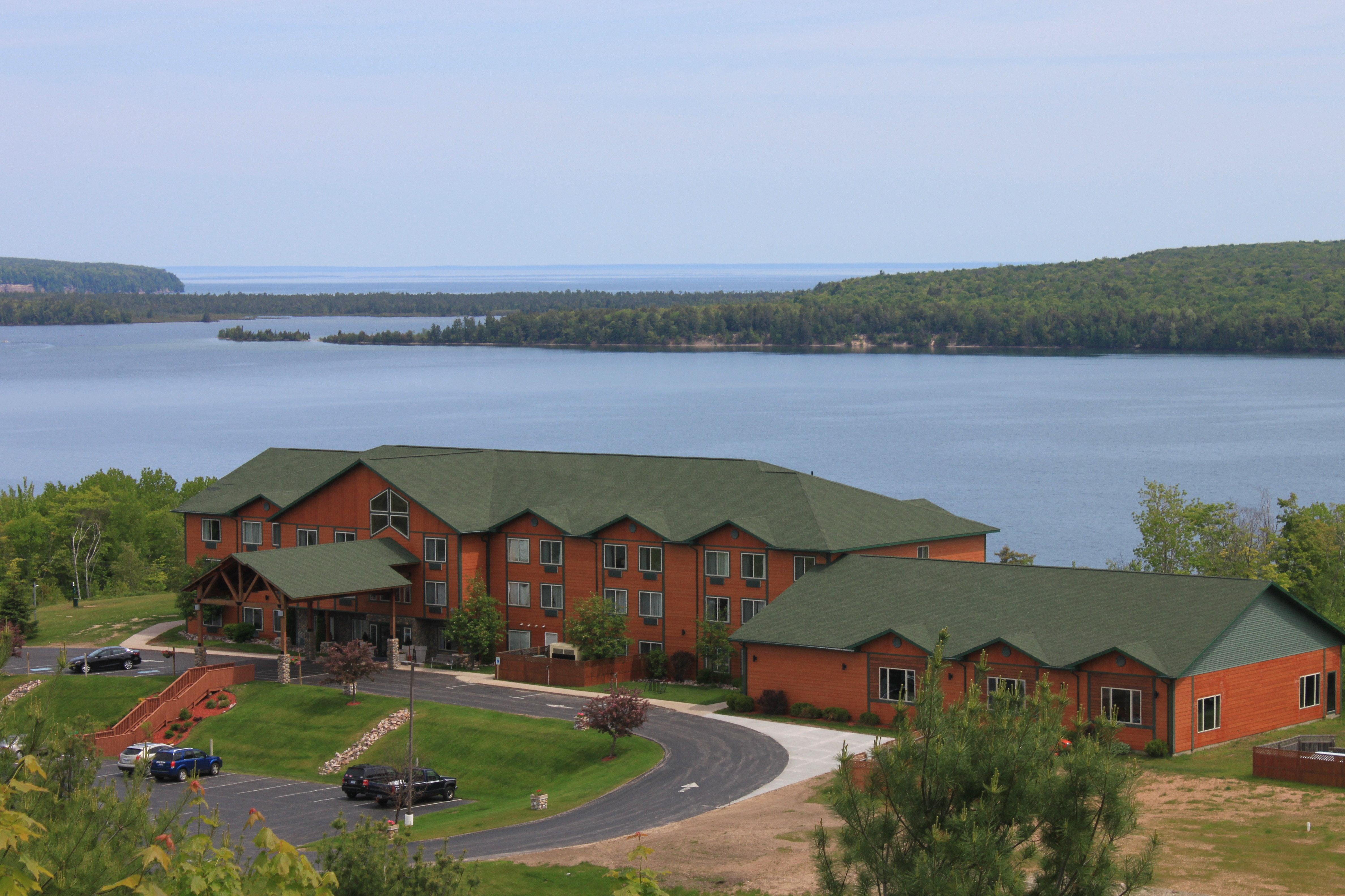 Holiday Inn Express Munising-Lakeview, An Ihg Hotel Bagian luar foto