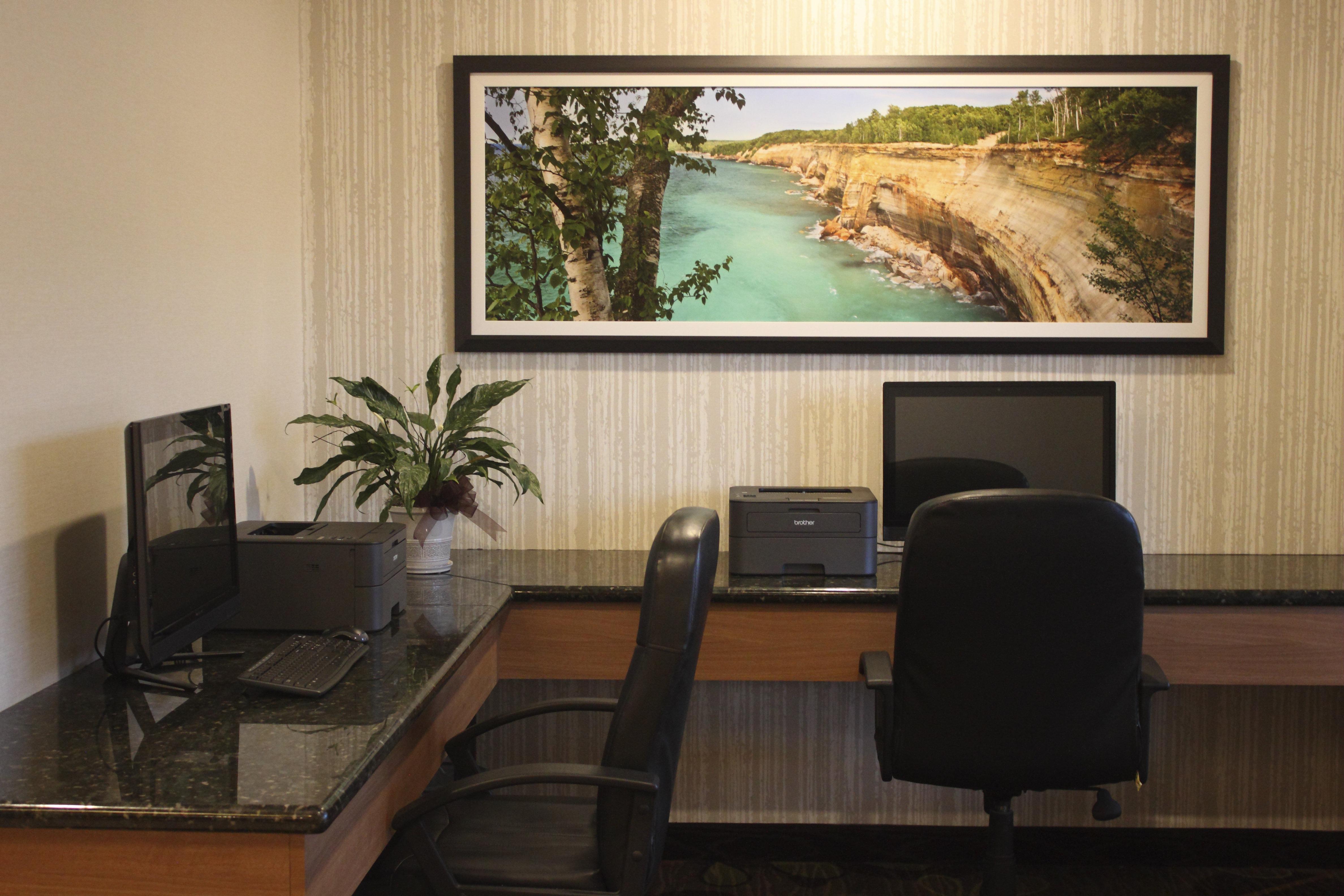 Holiday Inn Express Munising-Lakeview, An Ihg Hotel Bagian luar foto