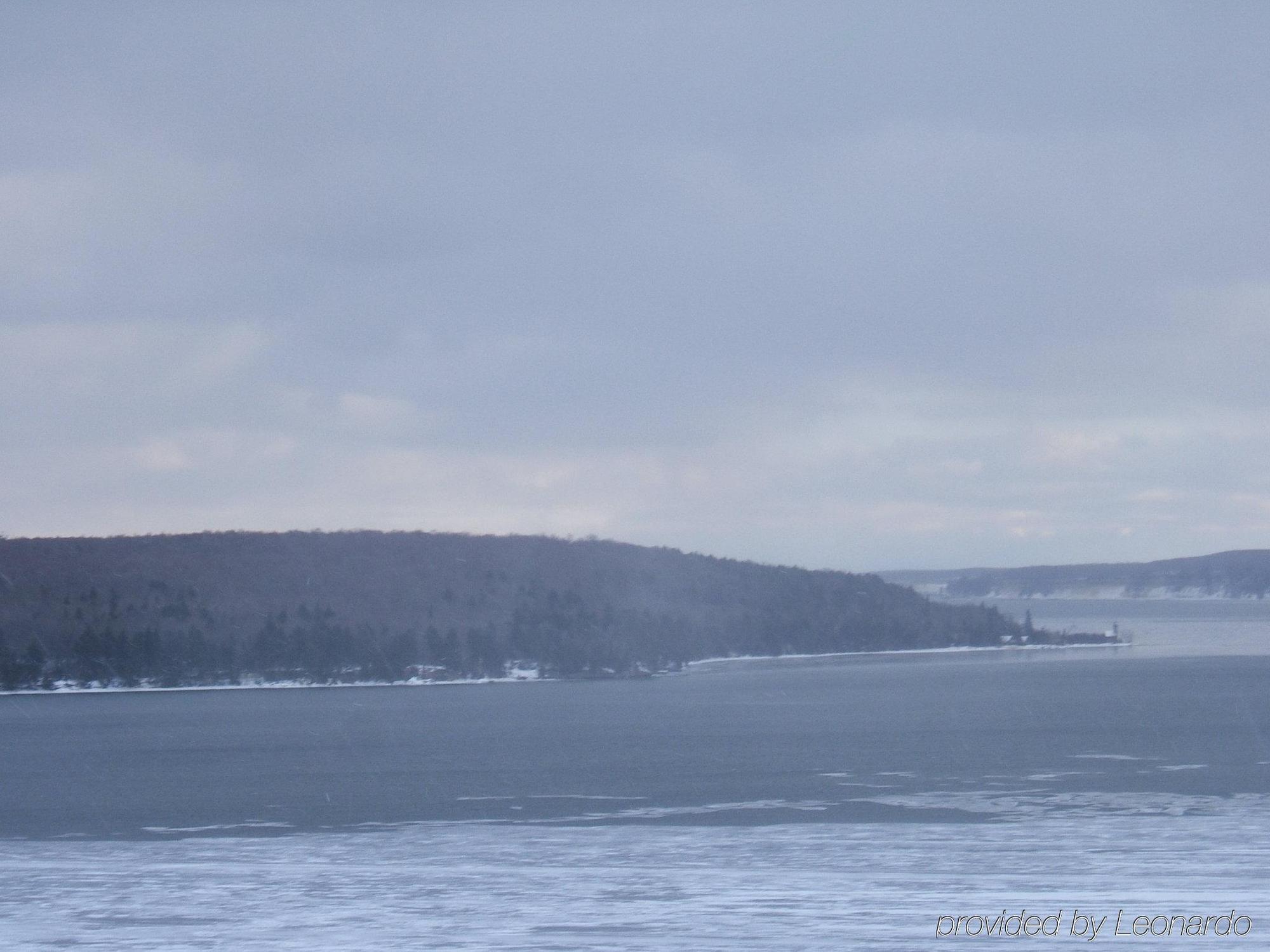 Holiday Inn Express Munising-Lakeview, An Ihg Hotel Bagian luar foto